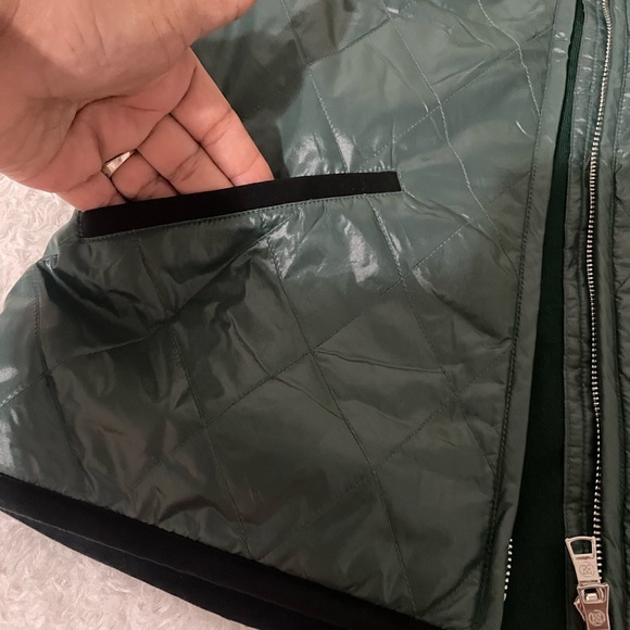 Silo ridge Green Quilted Vest by - Picture 12 of 15